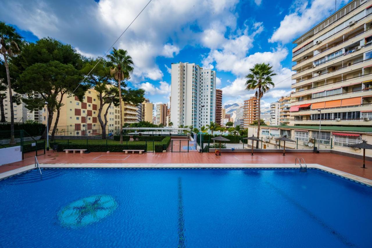 Beautiful Parque Loix 4 Bedroom Apartment Shared Pool, Tennis Court Benidorm Kültér fotó